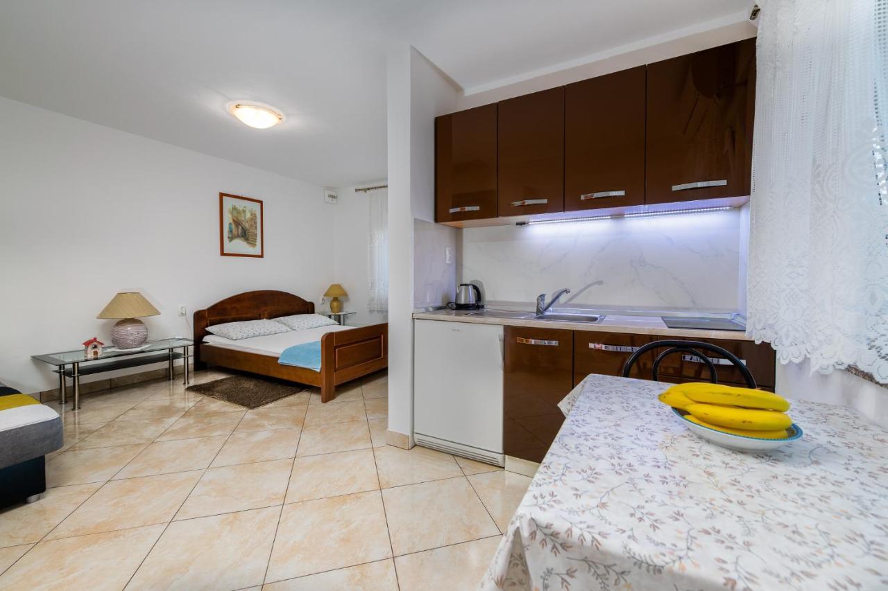 קריקווניצה Apartments Melita מראה חיצוני תמונה